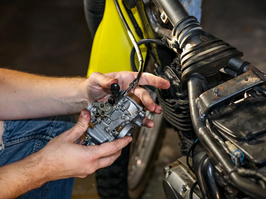 Mon moteur tourne au starter puis cale quand je l'enlève, diagnostic et réparations qui marchent
